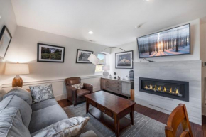 Stunning Top Floor 3 Bedroom Park City Base Steps to Everything Sleeps up to 11!